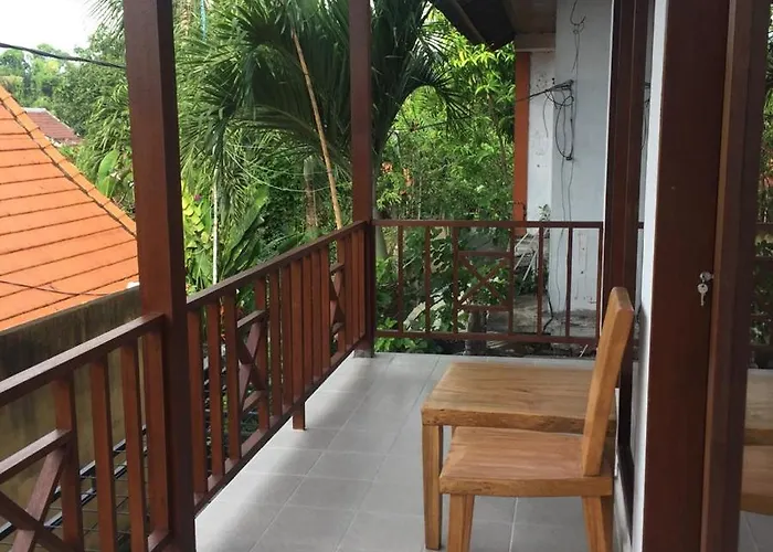 D Bucu Gues House بيت ضيافة تْشانغو